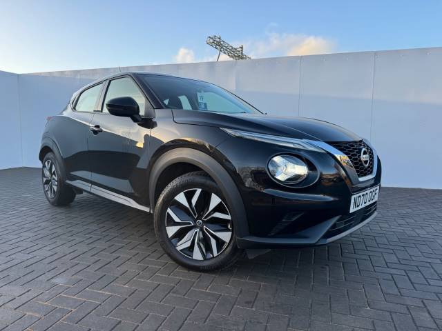 Nissan Juke 1.0 DiG-T 114 Acenta 5dr Hatchback Petrol Black